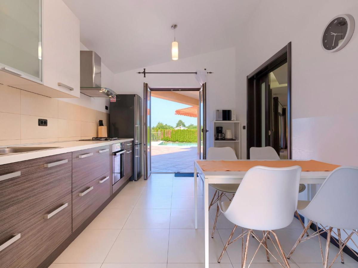 Holiday Home Andrea - Pul463 By Interhome Šišan Buitenkant foto